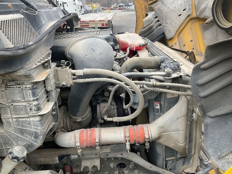 Day Cab Tractor-Heavy Duty Tractors-Freightliner-2019-Cascadia 11364ST-Indian Trail-NC-416,637\n\t\tmiles-$ 38,000 - Image 14