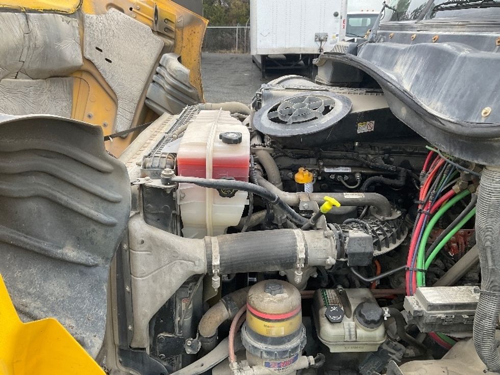Day Cab Tractor-Heavy Duty Tractors-Freightliner-2019-Cascadia 11364ST-Indian Trail-NC-416,637\n\t\tmiles-$ 38,000 - Image 15