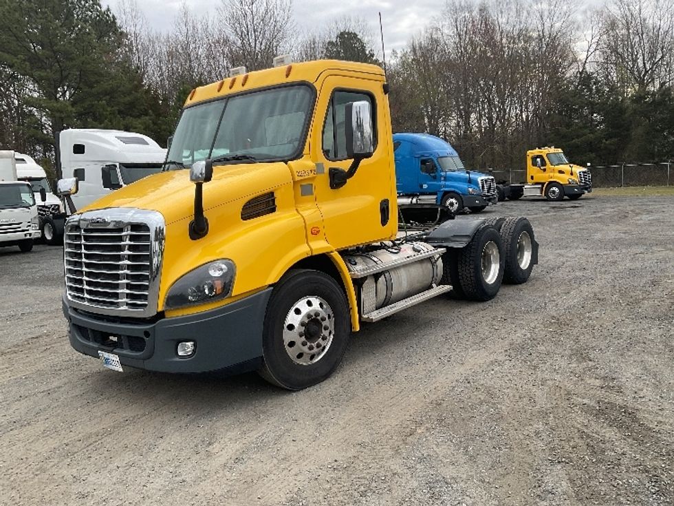 Day Cab Tractor-Heavy Duty Tractors-Freightliner-2019-Cascadia 11364ST-Indian Trail-NC-416,637\n\t\tmiles-$ 38,000 - Image 2