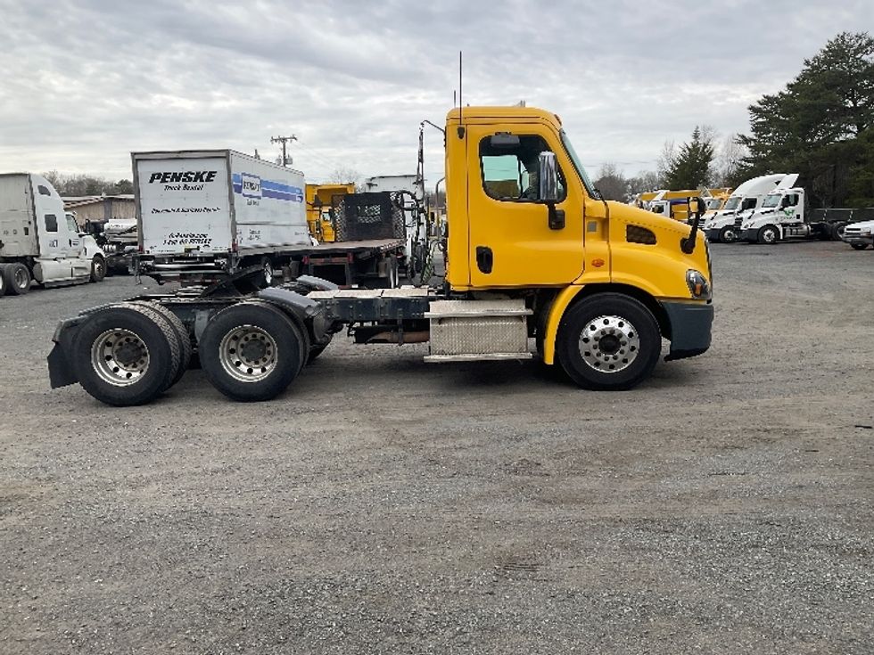 Day Cab Tractor-Heavy Duty Tractors-Freightliner-2019-Cascadia 11364ST-Indian Trail-NC-416,637\n\t\tmiles-$ 38,000 - Image 7