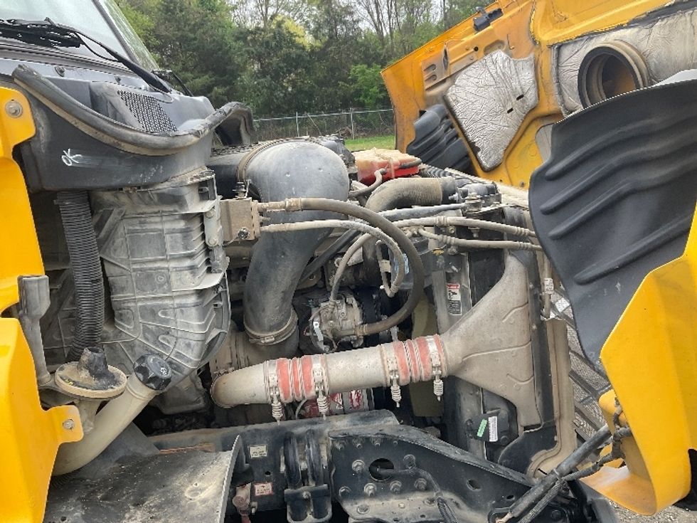 Day Cab Tractor-Heavy Duty Tractors-Freightliner-2019-Cascadia 11364ST-Indian Trail-NC-488,122\n\t\tmiles-$ 31,750 - Image 15