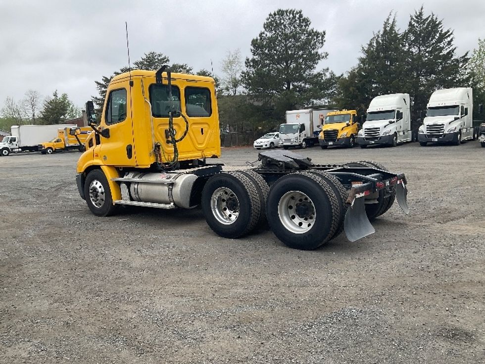 Day Cab Tractor-Heavy Duty Tractors-Freightliner-2019-Cascadia 11364ST-Indian Trail-NC-488,122\n\t\tmiles-$ 31,750 - Image 5