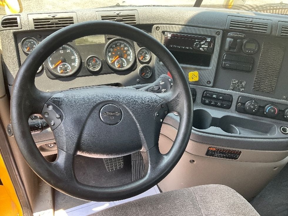 Day Cab Tractor-Heavy Duty Tractors-Freightliner-2019-Cascadia 11364ST-Indian Trail-NC-495,760\n\t\tmiles-$ 31,250 - Image 11