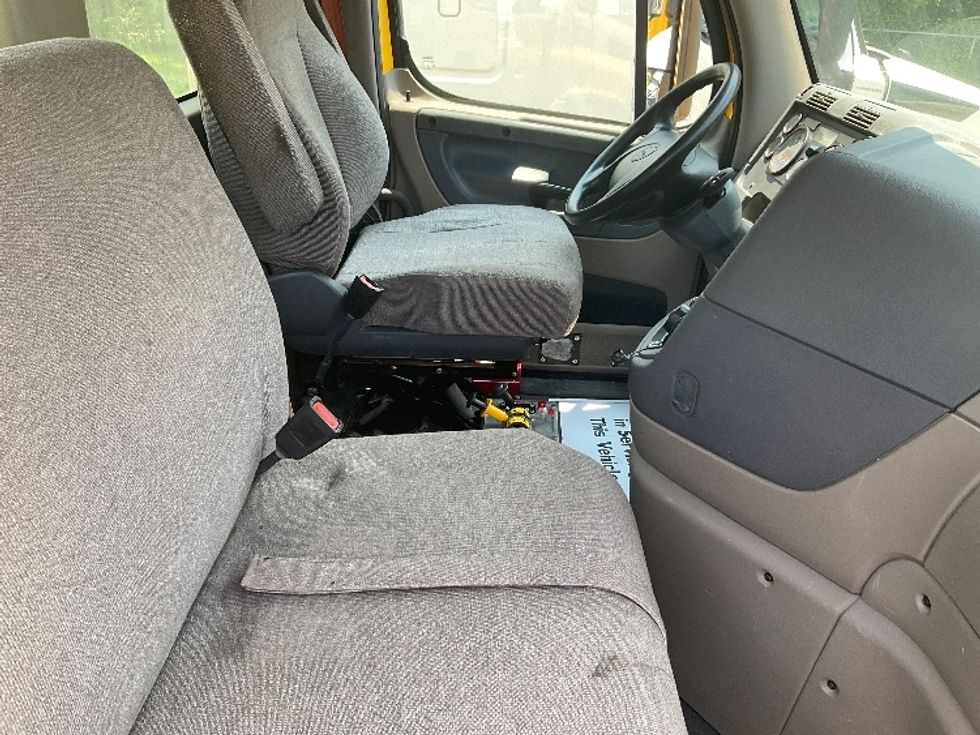 Day Cab Tractor-Heavy Duty Tractors-Freightliner-2019-Cascadia 11364ST-Indian Trail-NC-495,760\n\t\tmiles-$ 31,250 - Image 14