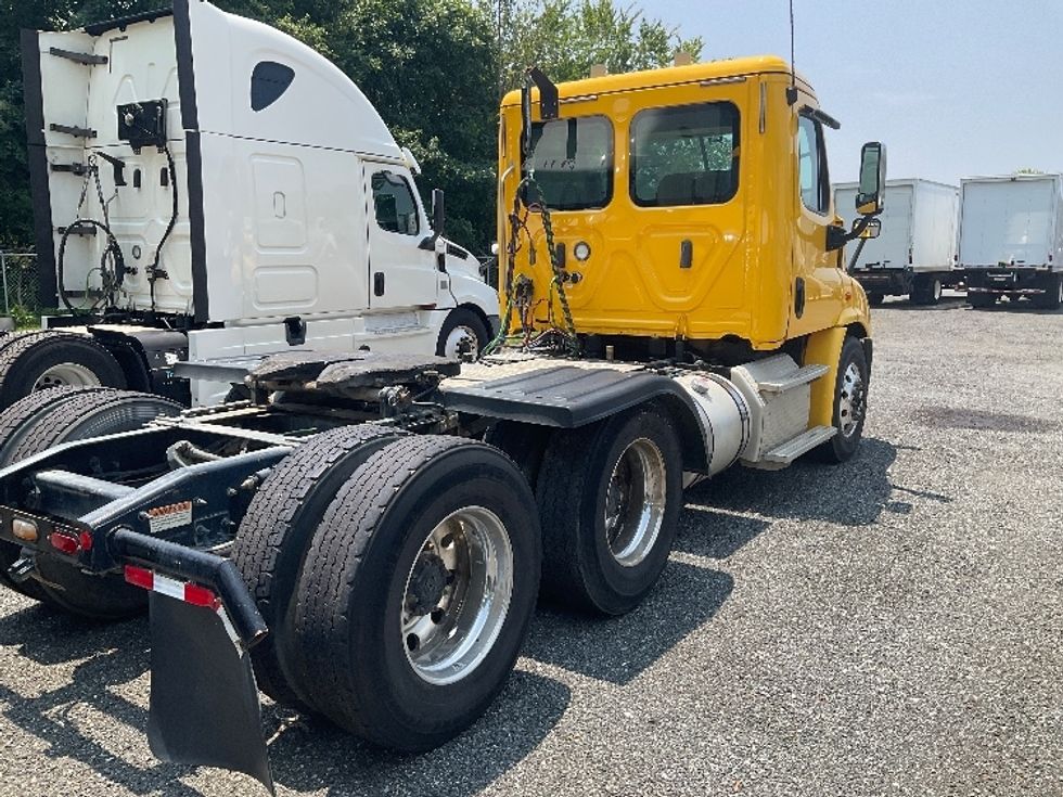 Day Cab Tractor-Heavy Duty Tractors-Freightliner-2019-Cascadia 11364ST-Indian Trail-NC-495,760\n\t\tmiles-$ 31,250 - Image 7