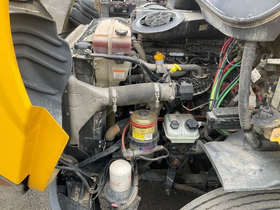 Day Cab Tractor-Heavy Duty Tractors-Freightliner-2019-Cascadia 11364ST-Indian Trail-NC-519,902\n\t\tmiles-$ 32,000 - Image 16