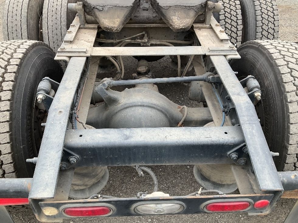 Day Cab Tractor-Heavy Duty Tractors-Freightliner-2019-Cascadia 11364ST-Indian Trail-NC-519,902\n\t\tmiles-$ 32,000 - Image 6