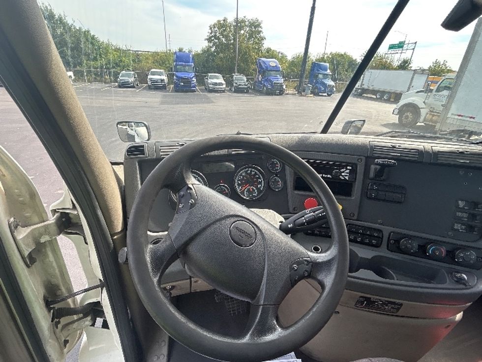 Day Cab Tractor-Heavy Duty Tractors-Freightliner-2019-Cascadia 11364ST-Indianapolis-IN-291,568\n\t\tmiles-$ 42,500 - Image 11