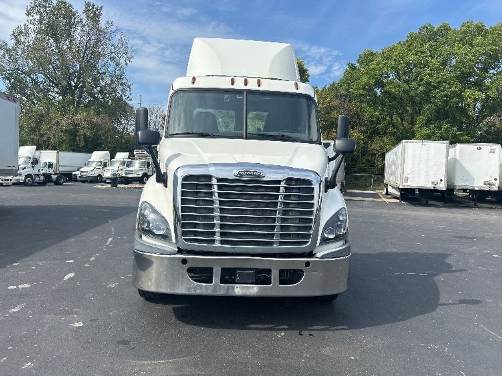 Day Cab Tractor-Heavy Duty Tractors-Freightliner-2019-Cascadia 11364ST-Indianapolis-IN-291,568\n\t\tmiles-$ 42,500 - Image 2