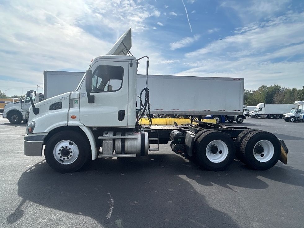 Day Cab Tractor-Heavy Duty Tractors-Freightliner-2019-Cascadia 11364ST-Indianapolis-IN-291,568\n\t\tmiles-$ 42,500 - Image 4