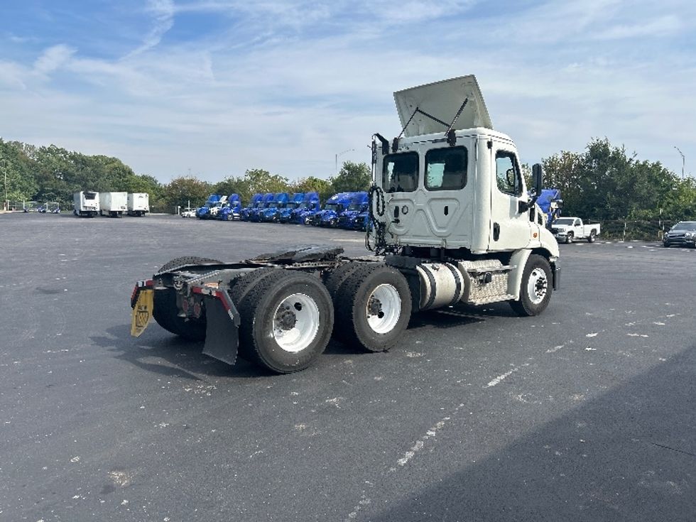 Day Cab Tractor-Heavy Duty Tractors-Freightliner-2019-Cascadia 11364ST-Indianapolis-IN-291,568\n\t\tmiles-$ 42,500 - Image 7