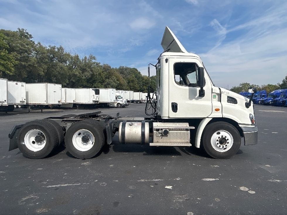 Day Cab Tractor-Heavy Duty Tractors-Freightliner-2019-Cascadia 11364ST-Indianapolis-IN-291,568\n\t\tmiles-$ 42,500 - Image 8