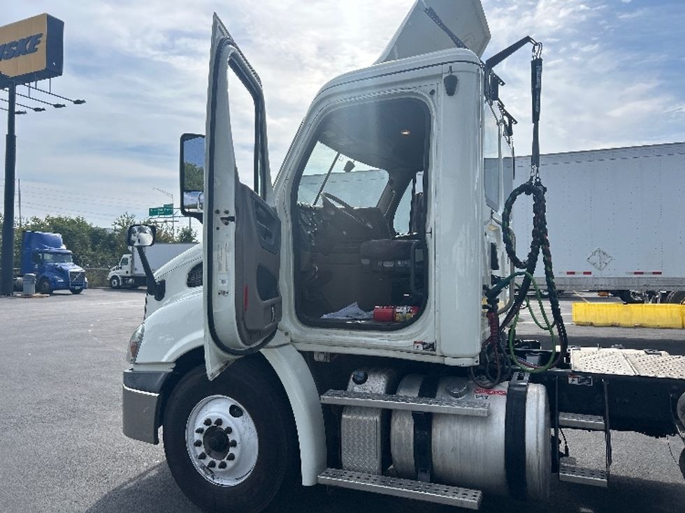 Day Cab Tractor-Heavy Duty Tractors-Freightliner-2019-Cascadia 11364ST-Indianapolis-IN-291,568\n\t\tmiles-$ 42,500 - Image 9