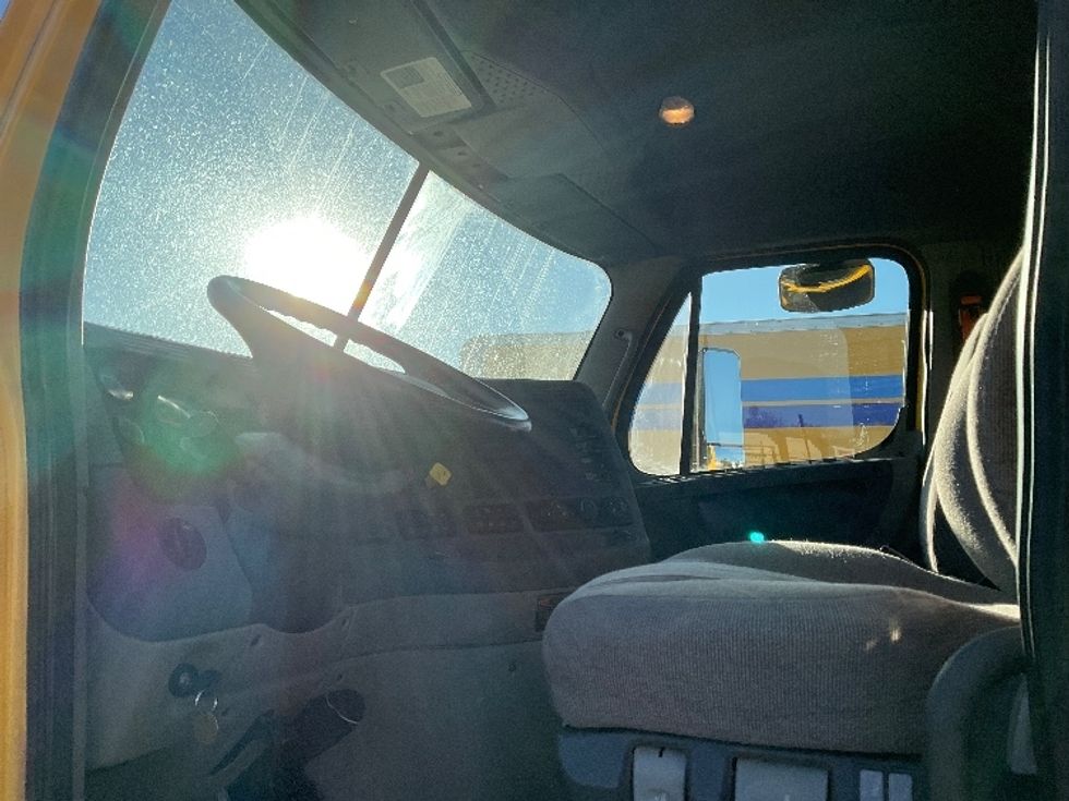 Day Cab Tractor-Heavy Duty Tractors-Freightliner-2019-Cascadia 11364ST-Indianapolis-IN-354,590\n\t\tmiles-$ 47,000 - Image 10