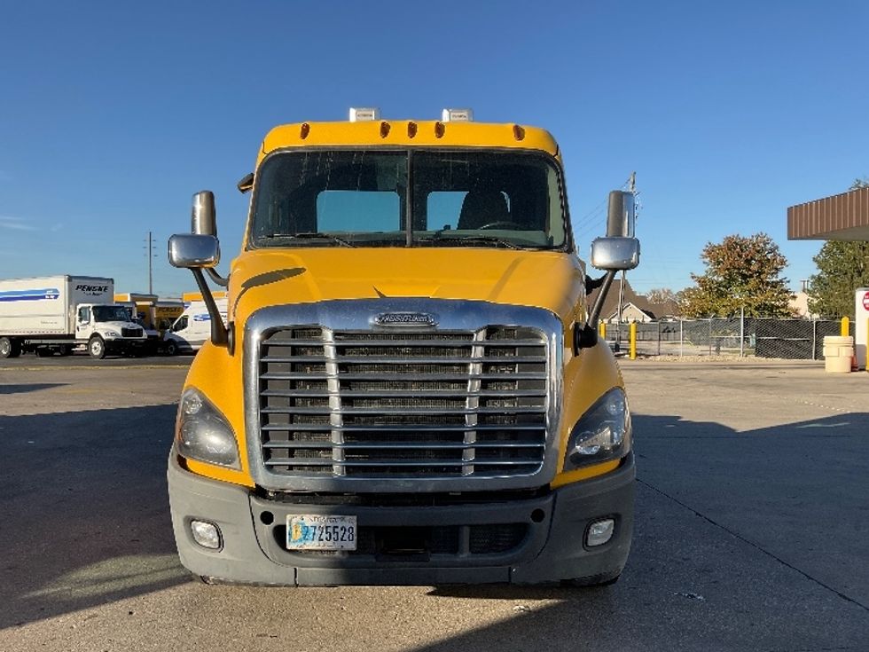 Day Cab Tractor-Heavy Duty Tractors-Freightliner-2019-Cascadia 11364ST-Indianapolis-IN-354,590\n\t\tmiles-$ 47,000 - Image 2