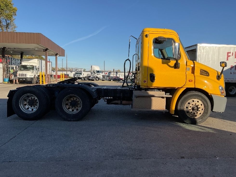 Day Cab Tractor-Heavy Duty Tractors-Freightliner-2019-Cascadia 11364ST-Indianapolis-IN-354,590\n\t\tmiles-$ 47,000 - Image 8