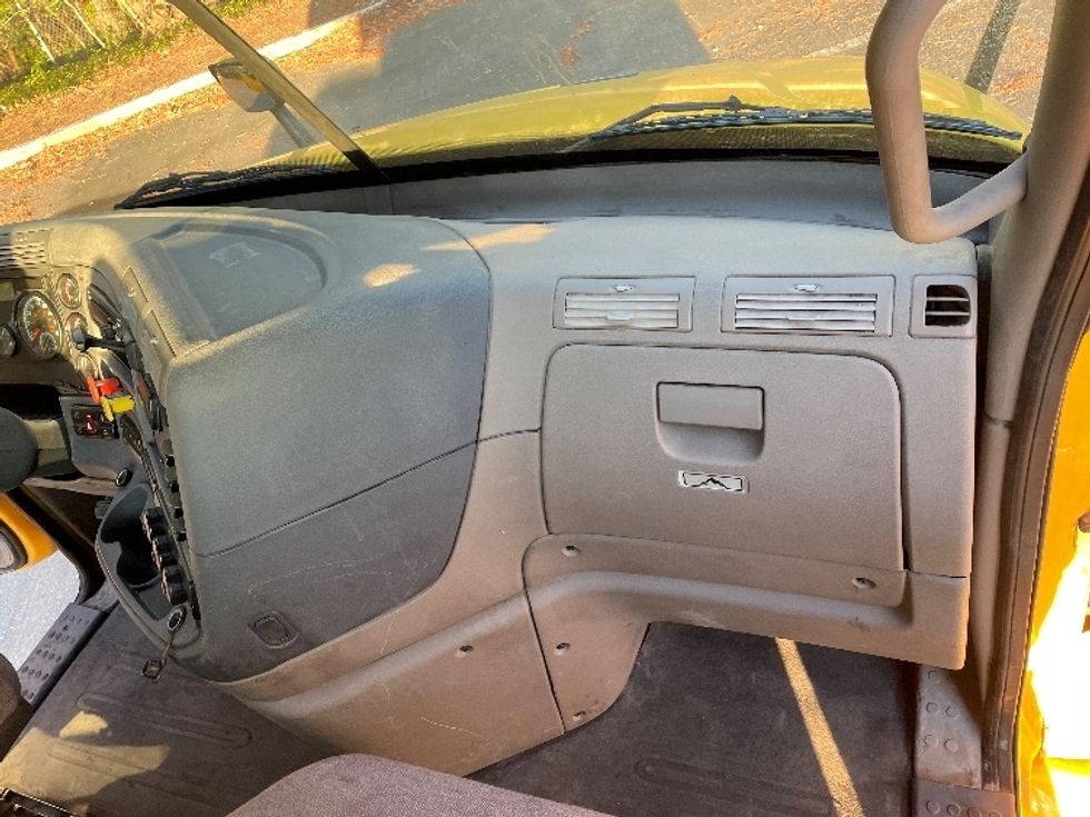 Day Cab Tractor-Heavy Duty Tractors-Freightliner-2019-Cascadia 11364ST-Jacksonville-FL-619,534\n\t\tmiles-$ 24,250 - Image 13