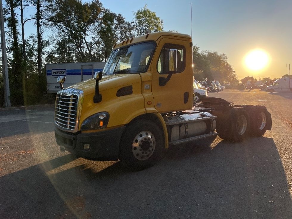 Day Cab Tractor-Heavy Duty Tractors-Freightliner-2019-Cascadia 11364ST-Jacksonville-FL-619,534\n\t\tmiles-$ 24,250 - Image 3