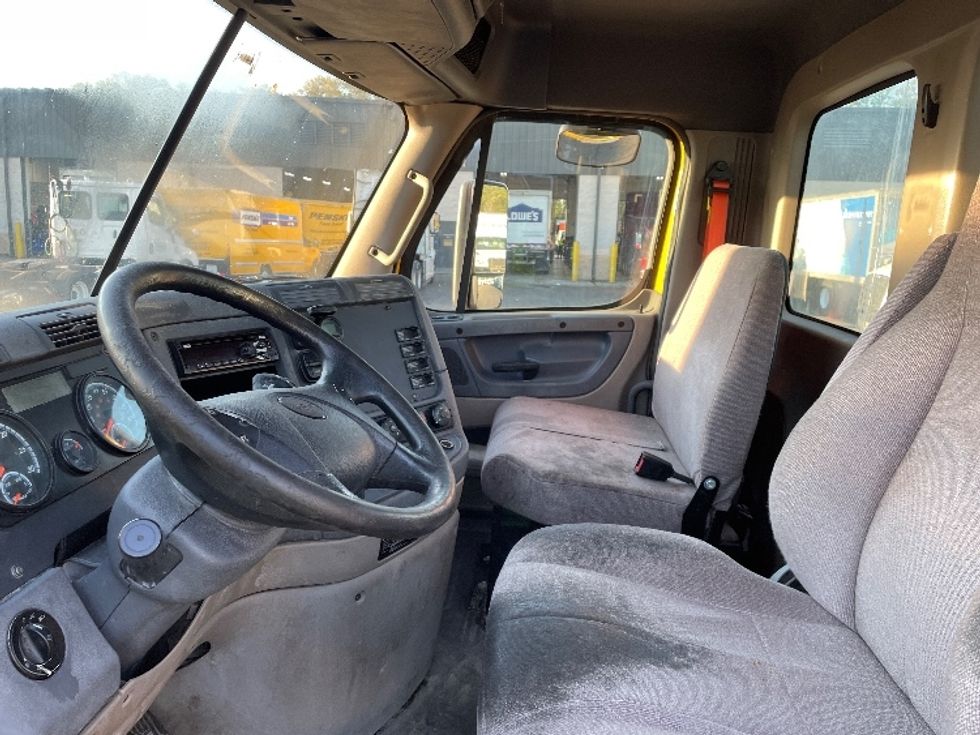 Day Cab Tractor-Heavy Duty Tractors-Freightliner-2019-Cascadia 11364ST-Jacksonville-FL-694,335\n\t\tmiles-$ 24,250 - Image 10