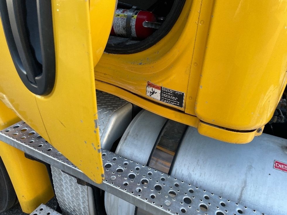 Day Cab Tractor-Heavy Duty Tractors-Freightliner-2019-Cascadia 11364ST-Jacksonville-FL-694,335\n\t\tmiles-$ 24,250 - Image 17