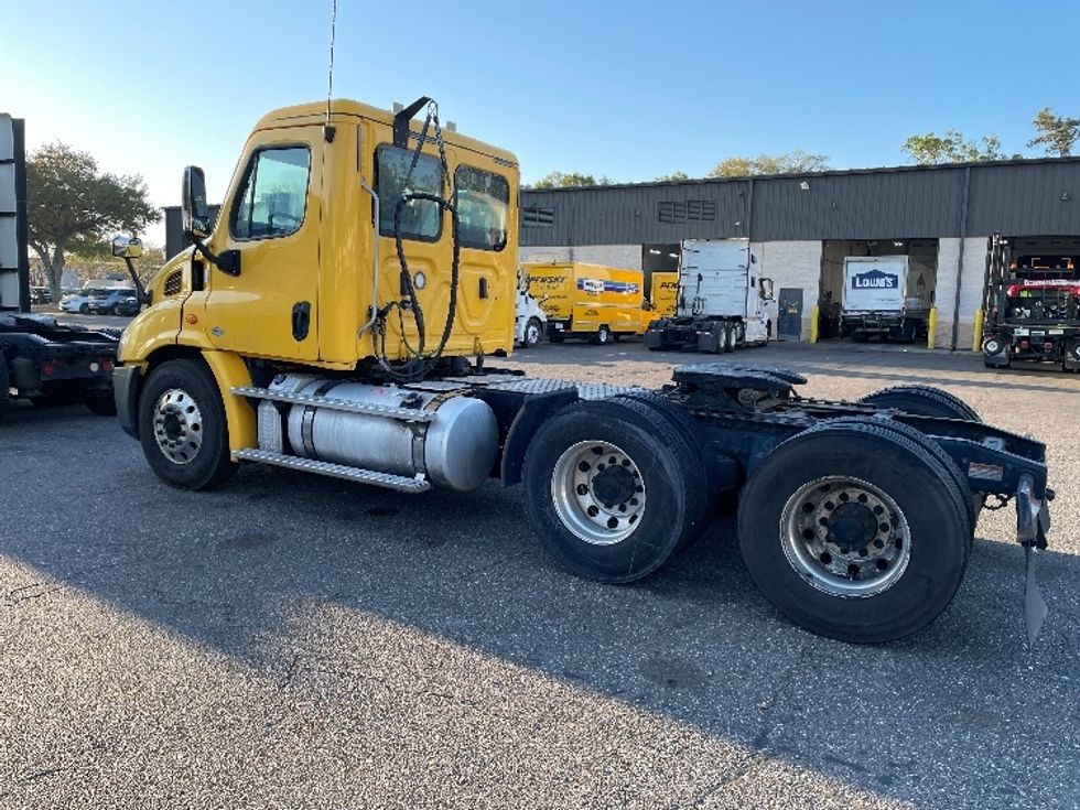 Day Cab Tractor-Heavy Duty Tractors-Freightliner-2019-Cascadia 11364ST-Jacksonville-FL-694,335\n\t\tmiles-$ 24,250 - Image 5