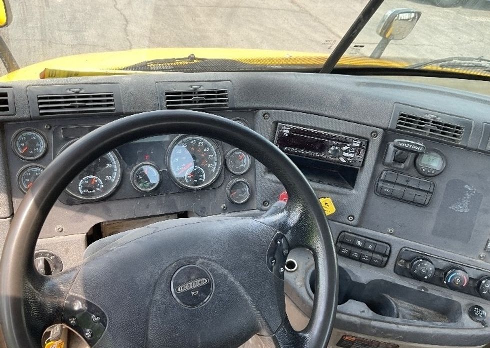 Day Cab Tractor-Heavy Duty Tractors-Freightliner-2019-Cascadia 11364ST-Kansas City-MO-209,526\n\t\tmiles-$ 47,750 - Image 10