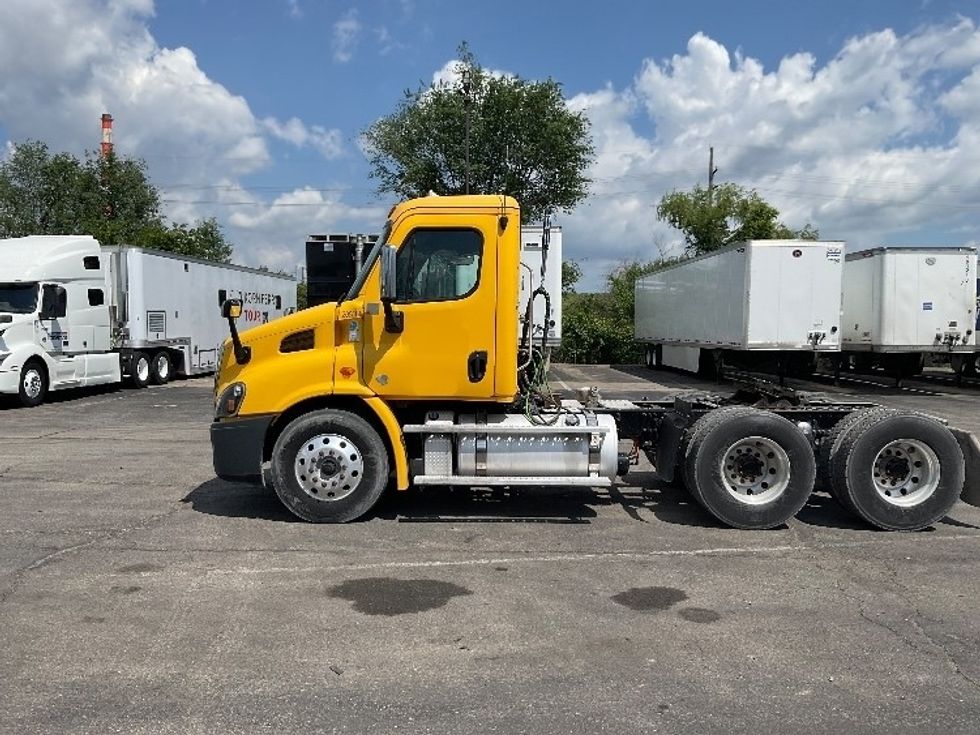 Day Cab Tractor-Heavy Duty Tractors-Freightliner-2019-Cascadia 11364ST-Kansas City-MO-209,526\n\t\tmiles-$ 47,750 - Image 4