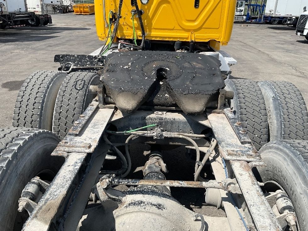 Day Cab Tractor-Heavy Duty Tractors-Freightliner-2019-Cascadia 11364ST-Kansas City-MO-209,526\n\t\tmiles-$ 47,750 - Image 6