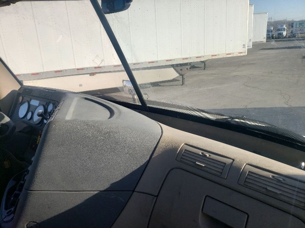 Day Cab Tractor-Heavy Duty Tractors-Freightliner-2019-Cascadia 11364ST-Kansas City-MO-422,744\n\t\tmiles-$ 44,000 - Image 13