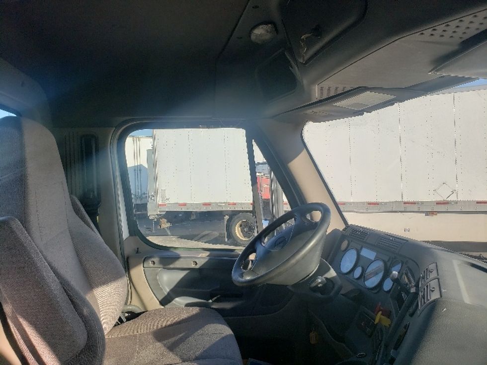 Day Cab Tractor-Heavy Duty Tractors-Freightliner-2019-Cascadia 11364ST-Kansas City-MO-422,744\n\t\tmiles-$ 44,000 - Image 14