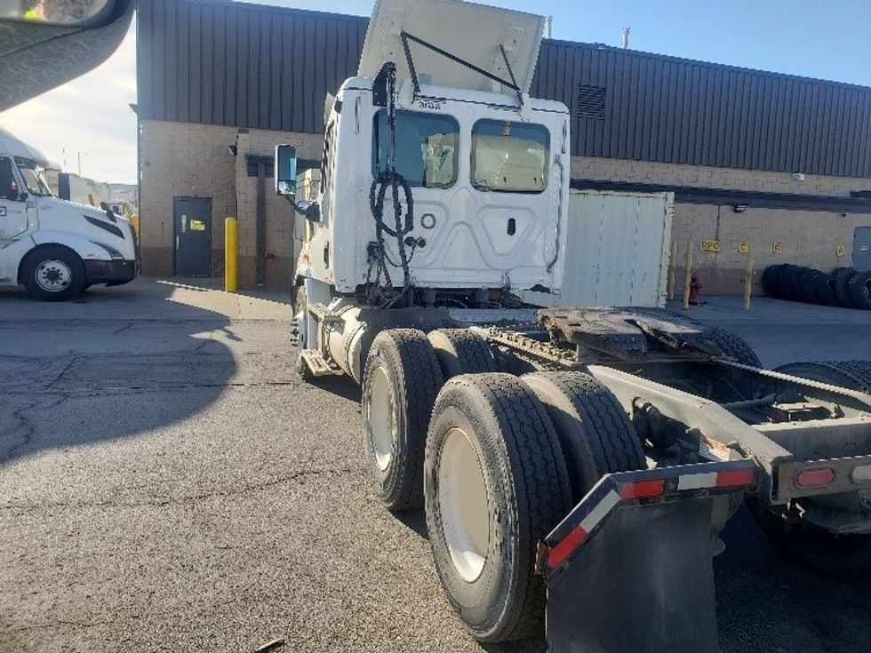 Day Cab Tractor-Heavy Duty Tractors-Freightliner-2019-Cascadia 11364ST-Kansas City-MO-422,744\n\t\tmiles-$ 44,000 - Image 5