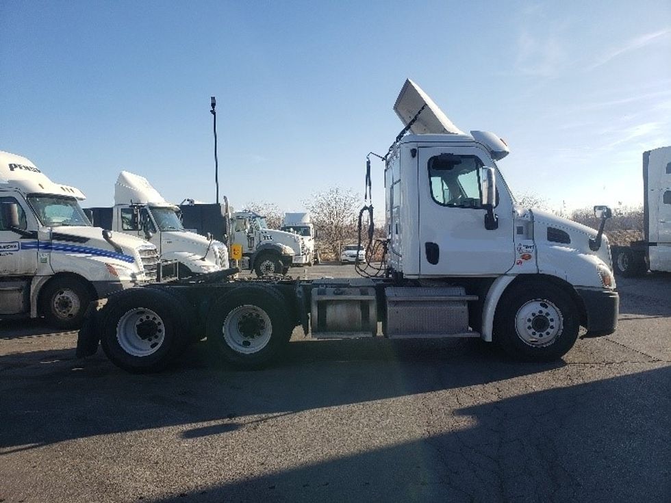 Day Cab Tractor-Heavy Duty Tractors-Freightliner-2019-Cascadia 11364ST-Kansas City-MO-422,744\n\t\tmiles-$ 44,000 - Image 8