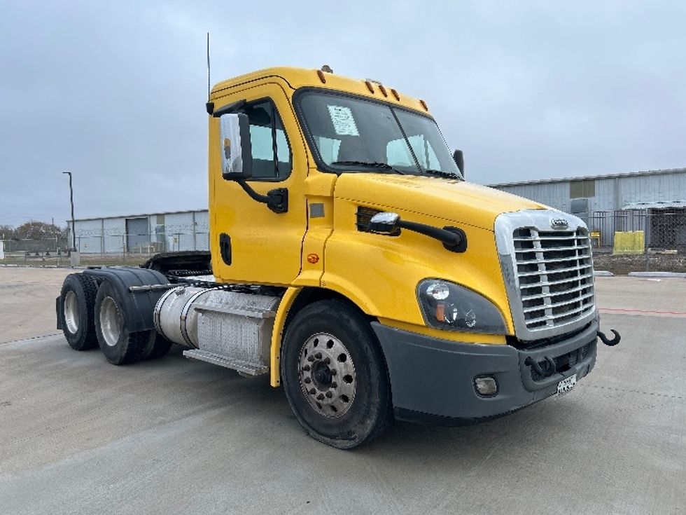 Day Cab Tractor-Heavy Duty Tractors-Freightliner-2019-Cascadia 11364ST-Katy-TX-383,617\n\t\tmiles-$ 35,500 - Image 1