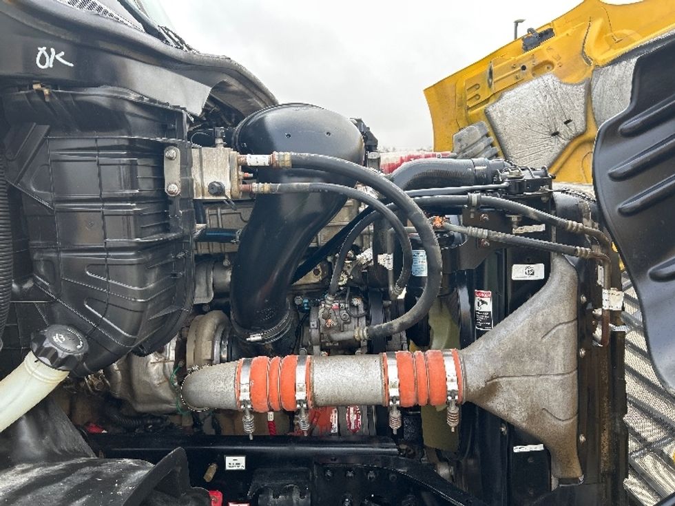 Day Cab Tractor-Heavy Duty Tractors-Freightliner-2019-Cascadia 11364ST-Katy-TX-383,617\n\t\tmiles-$ 35,500 - Image 15