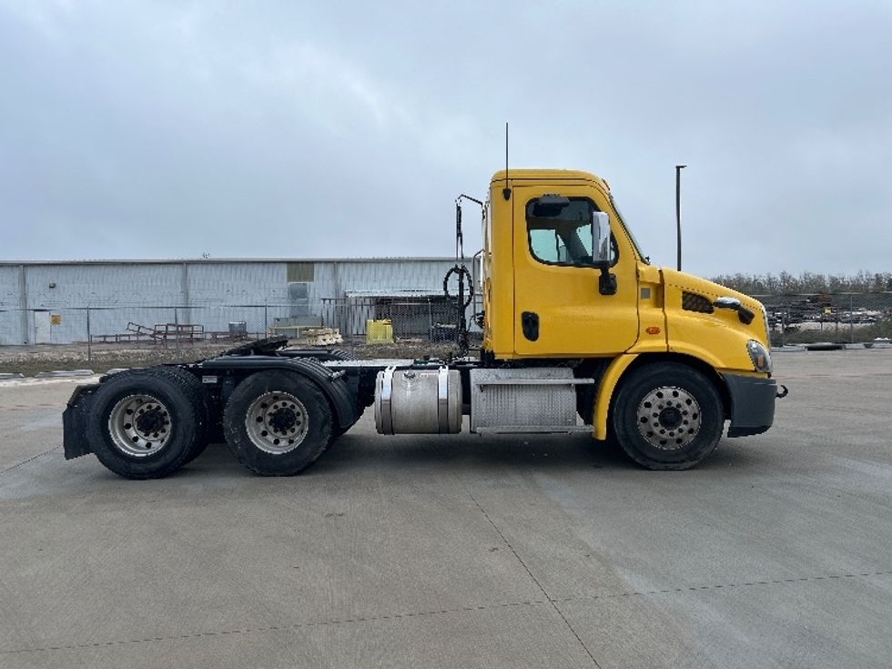 Day Cab Tractor-Heavy Duty Tractors-Freightliner-2019-Cascadia 11364ST-Katy-TX-383,617\n\t\tmiles-$ 35,500 - Image 8