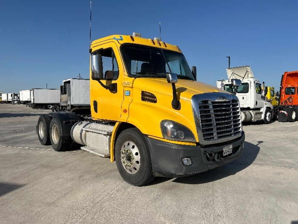 Day Cab Tractor-Heavy Duty Tractors-Freightliner-2019-Cascadia 11364ST-Katy-TX-400,164\n\t\tmiles-$ 37,500 - Image 1