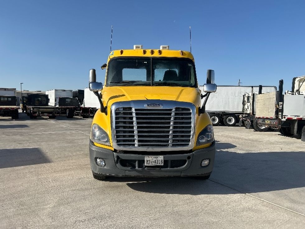 Day Cab Tractor-Heavy Duty Tractors-Freightliner-2019-Cascadia 11364ST-Katy-TX-400,164\n\t\tmiles-$ 37,500 - Image 2
