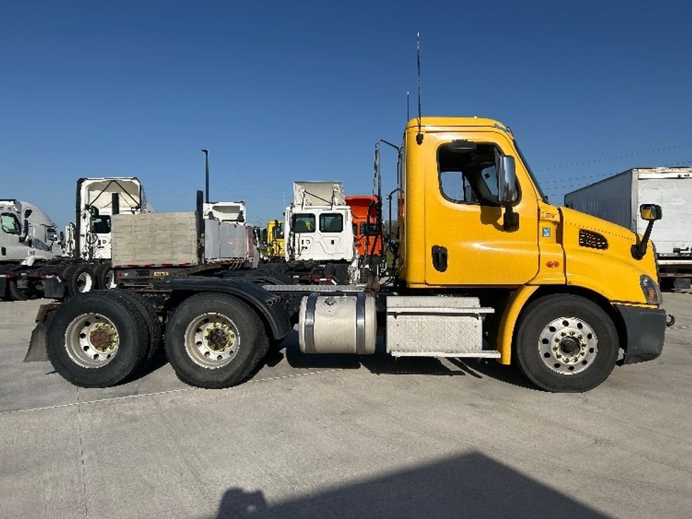Day Cab Tractor-Heavy Duty Tractors-Freightliner-2019-Cascadia 11364ST-Katy-TX-400,164\n\t\tmiles-$ 37,500 - Image 8