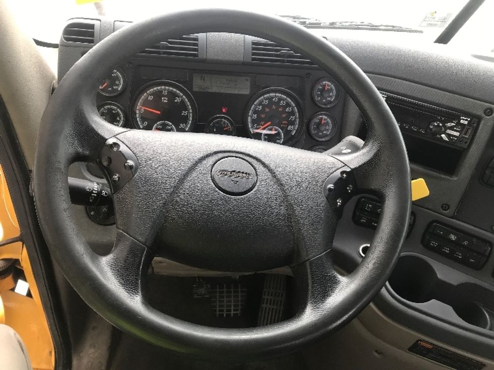 Day Cab Tractor-Heavy Duty Tractors-Freightliner-2019-Cascadia 11364ST-Katy-TX-474,374\n\t\tmiles-$ 33,250 - Image 11