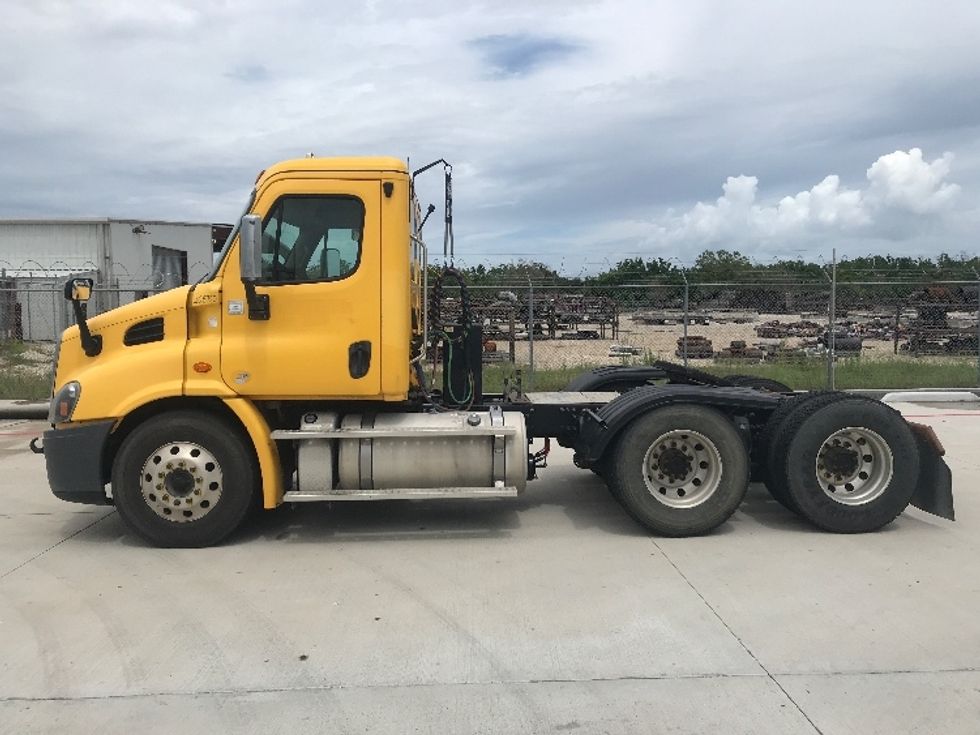 Day Cab Tractor-Heavy Duty Tractors-Freightliner-2019-Cascadia 11364ST-Katy-TX-474,374\n\t\tmiles-$ 33,250 - Image 4