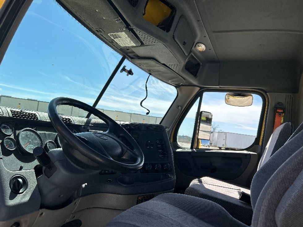 Day Cab Tractor-Heavy Duty Tractors-Freightliner-2019-Cascadia 11364ST-Katy-TX-478,074\n\t\tmiles-$ 38,250 - Image 10