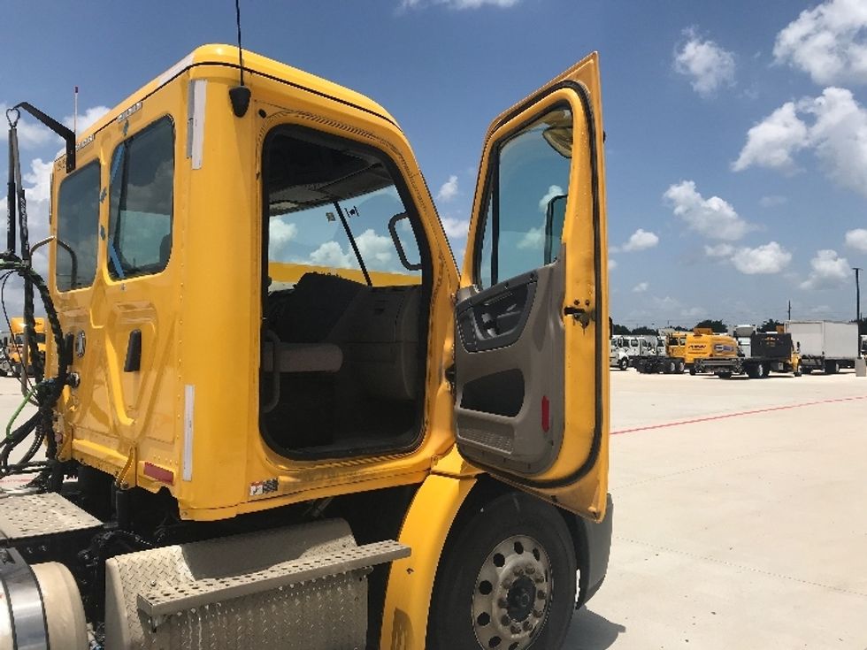 Day Cab Tractor-Heavy Duty Tractors-Freightliner-2019-Cascadia 11364ST-Katy-TX-526,147\n\t\tmiles-$ 29,000 - Image 12
