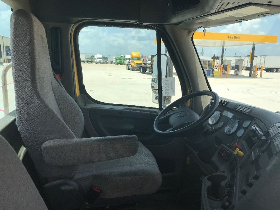 Day Cab Tractor-Heavy Duty Tractors-Freightliner-2019-Cascadia 11364ST-Katy-TX-526,147\n\t\tmiles-$ 29,000 - Image 14