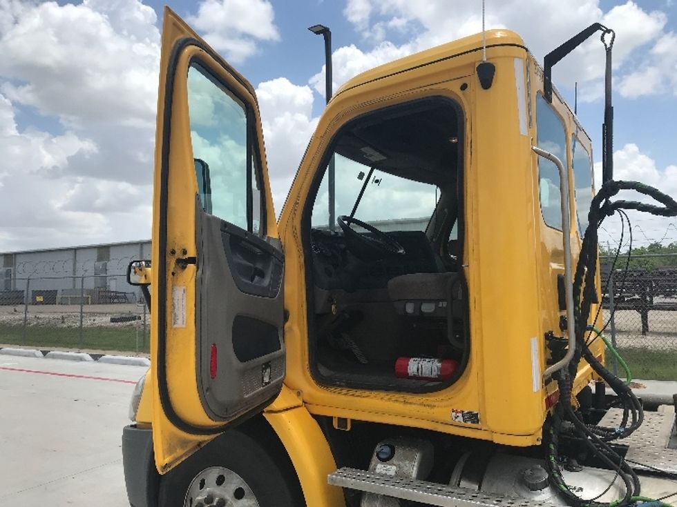 Day Cab Tractor-Heavy Duty Tractors-Freightliner-2019-Cascadia 11364ST-Katy-TX-526,147\n\t\tmiles-$ 29,000 - Image 9