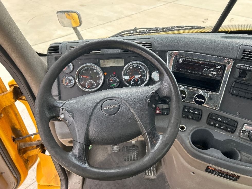 Day Cab Tractor-Heavy Duty Tractors-Freightliner-2019-Cascadia 11364ST-Katy-TX-547,513\n\t\tmiles-$ 25,500 - Image 11