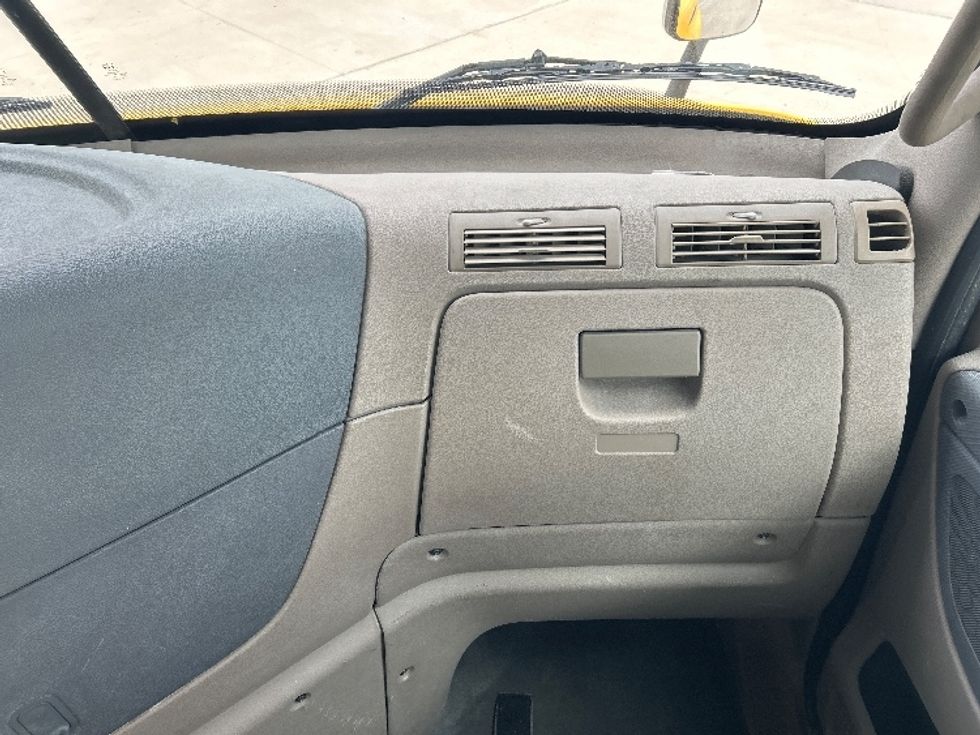 Day Cab Tractor-Heavy Duty Tractors-Freightliner-2019-Cascadia 11364ST-Katy-TX-547,513\n\t\tmiles-$ 25,500 - Image 13