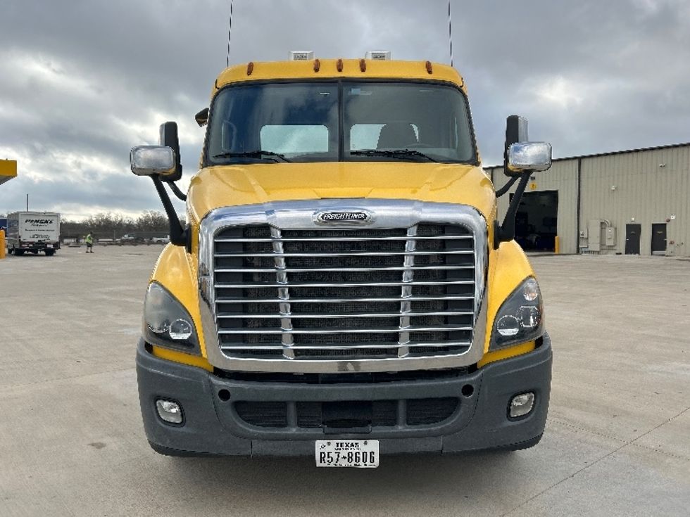 Day Cab Tractor-Heavy Duty Tractors-Freightliner-2019-Cascadia 11364ST-Katy-TX-547,513\n\t\tmiles-$ 25,500 - Image 2