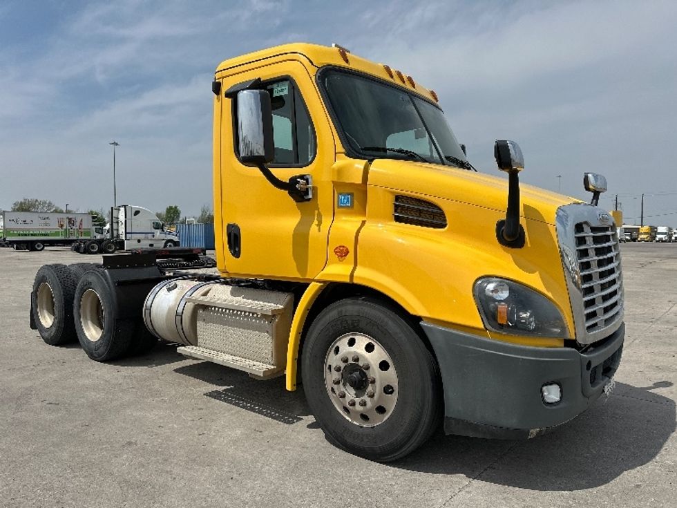 Day Cab Tractor-Heavy Duty Tractors-Freightliner-2019-Cascadia 11364ST-Katy-TX-586,426\n\t\tmiles-$ 25,000 - Image 1