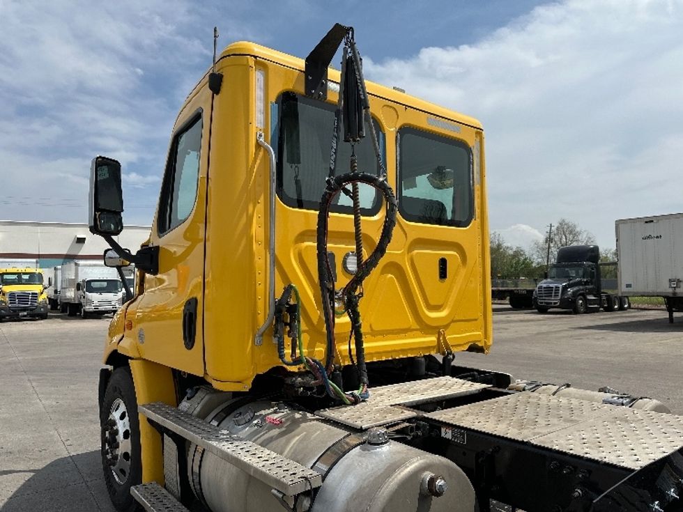 Day Cab Tractor-Heavy Duty Tractors-Freightliner-2019-Cascadia 11364ST-Katy-TX-586,426\n\t\tmiles-$ 25,000 - Image 17