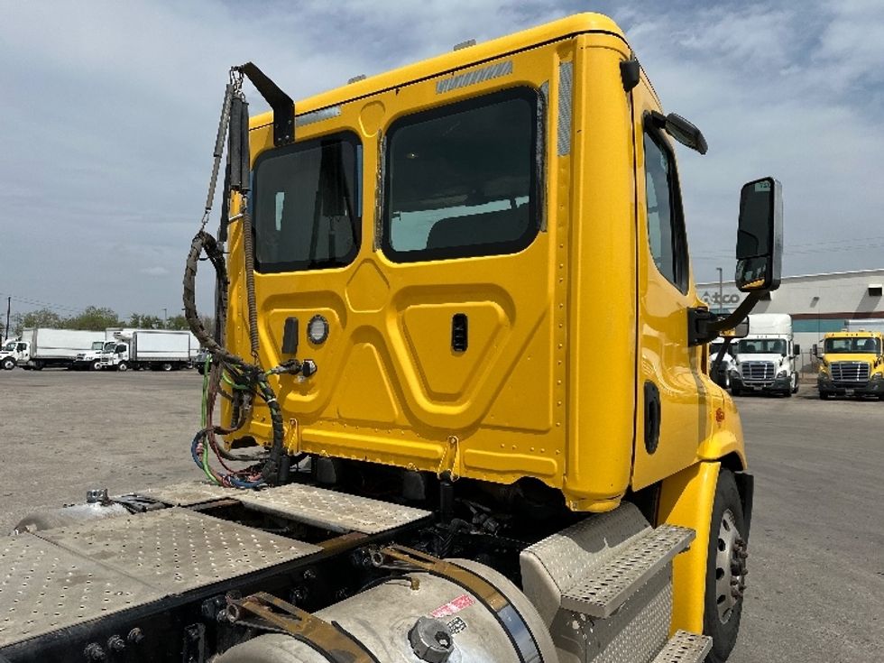 Day Cab Tractor-Heavy Duty Tractors-Freightliner-2019-Cascadia 11364ST-Katy-TX-586,426\n\t\tmiles-$ 25,000 - Image 18